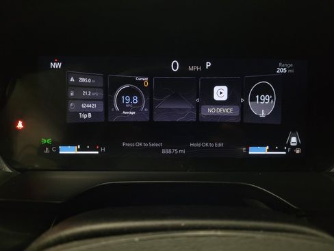 Used 2022 Jeep Grand Cherokee Laredo w/ Luxury Tech Group I AWD/4WD image 23