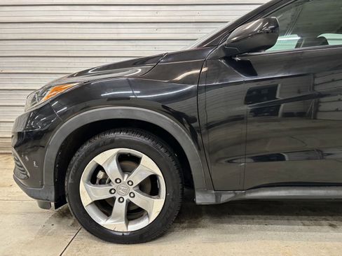 Used 2019 Honda HR-V LX image 4