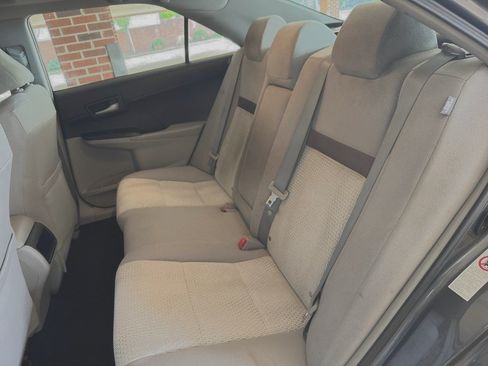 Used 2013 Toyota Camry LE FWD image 28