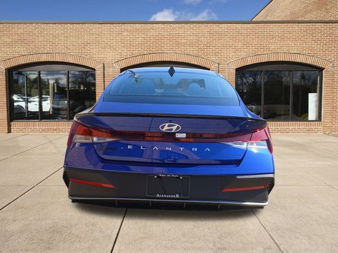 New 2025 Hyundai Elantra Sport image 4