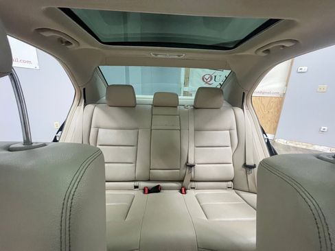 Used 2014 Mercedes-Benz E 350 Sport image 35