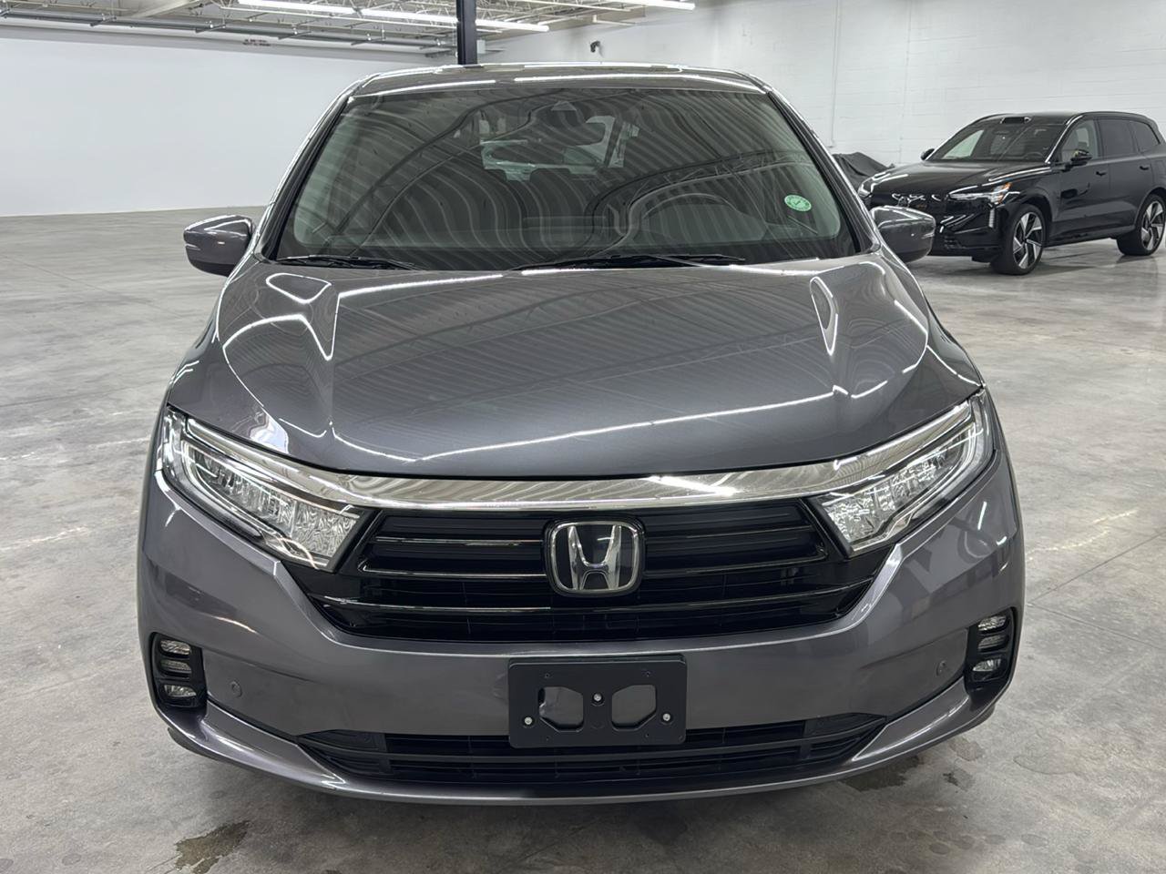 Used 2023 Honda Odyssey Touring image 3