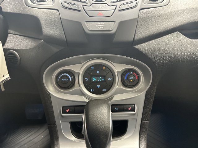 Used 2015 Ford Fiesta SE w/ Comfort Package FWD image 20