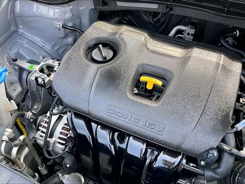 Used 2025 Kia Soul LX w/ LX Technology Package FWD image 31