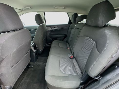 Used 2024 Kia Sportage LX AWD/4WD image 15