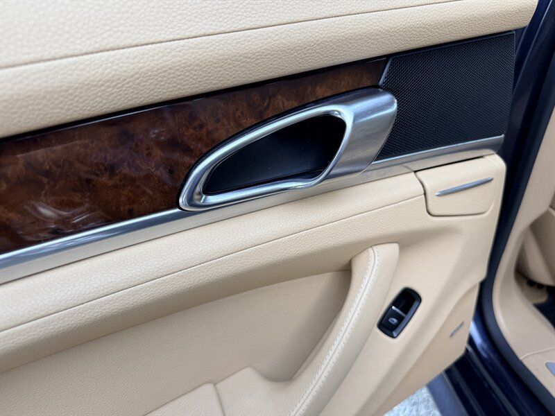 Used 2013 Porsche Panamera S RWD image 24