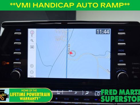 Used 2022 Toyota Sienna XLE image 28