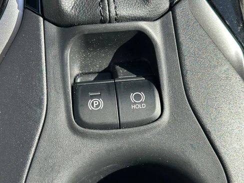 New 2025 Toyota Corolla Cross LE w/ Moonroof Package FWD image 29