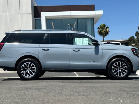 Certified 2025 Ford Expedition Max Platinum AWD/4WD image 2