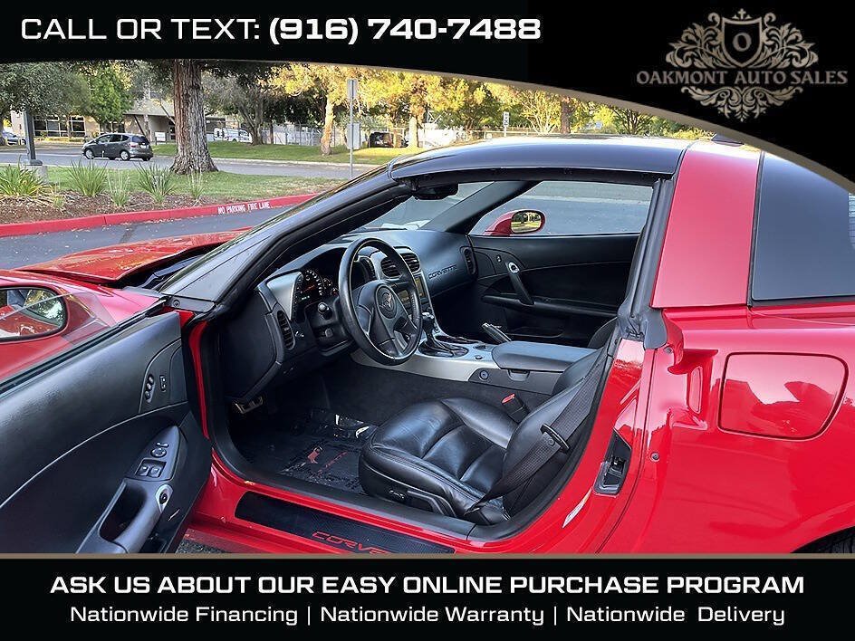 Used 2005 Chevrolet Corvette Coupe w/ Preferred Equipment Group RWD image 16