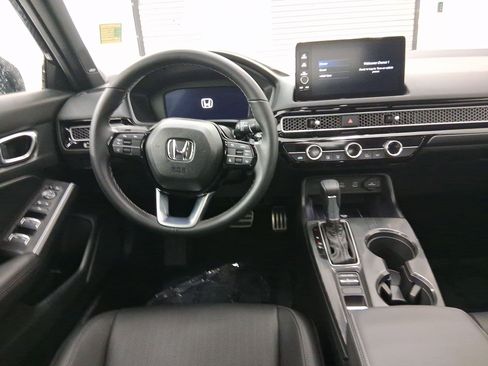 Used 2025 Honda Civic Sport Touring image 4