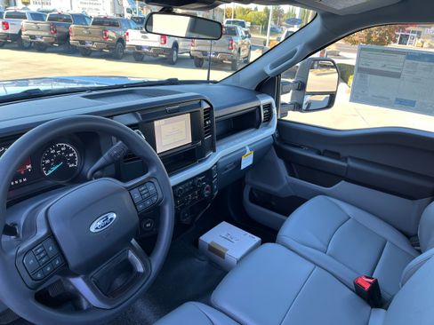 New 2026 Ford F350 XL w/ XL Chrome Package RWD image 4