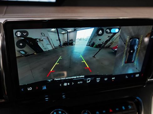 New 2025 Ford Expedition Platinum w/ Platinum Ultimate Package AWD/4WD image 39