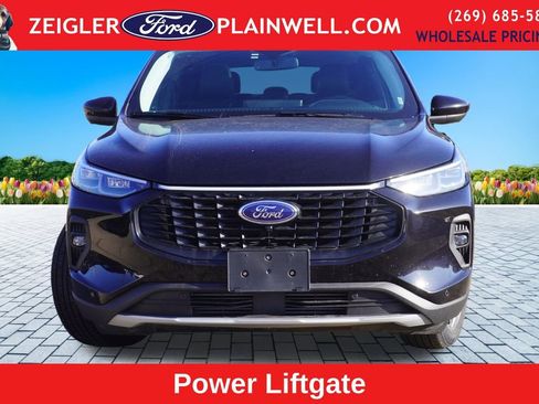 Used 2024 Ford Escape Platinum image 8