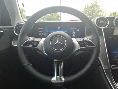 Used 2026 Mercedes-Benz GLC 350e 4MATIC image 9