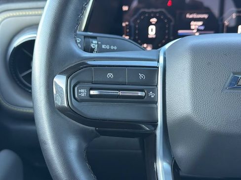 Used 2024 Chevrolet Colorado ZR2 w/ Technology Package AWD/4WD image 19