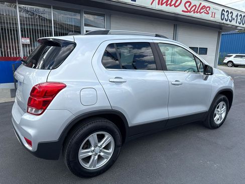 Used 2017 Chevrolet Trax LT AWD/4WD image 3