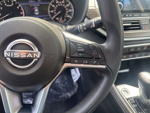 Used 2023 Nissan Altima 2.5 SV image 13