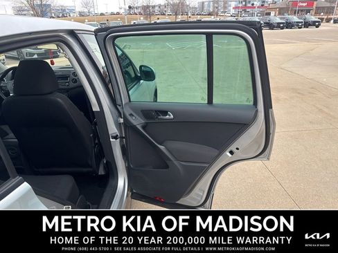 Used 2013 Volkswagen Tiguan S image 30