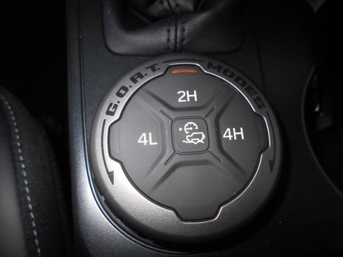 New 2025 Ford Bronco Outer Banks image 40