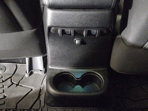 Used 2016 Jeep Wrangler Unlimited Sport image 12