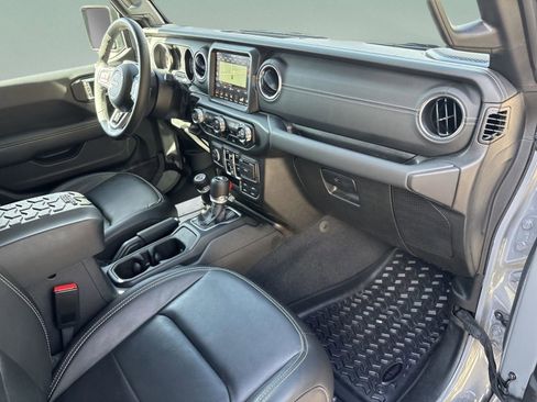 Used 2023 Jeep Wrangler Sahara w/ Cold Weather Group image 21