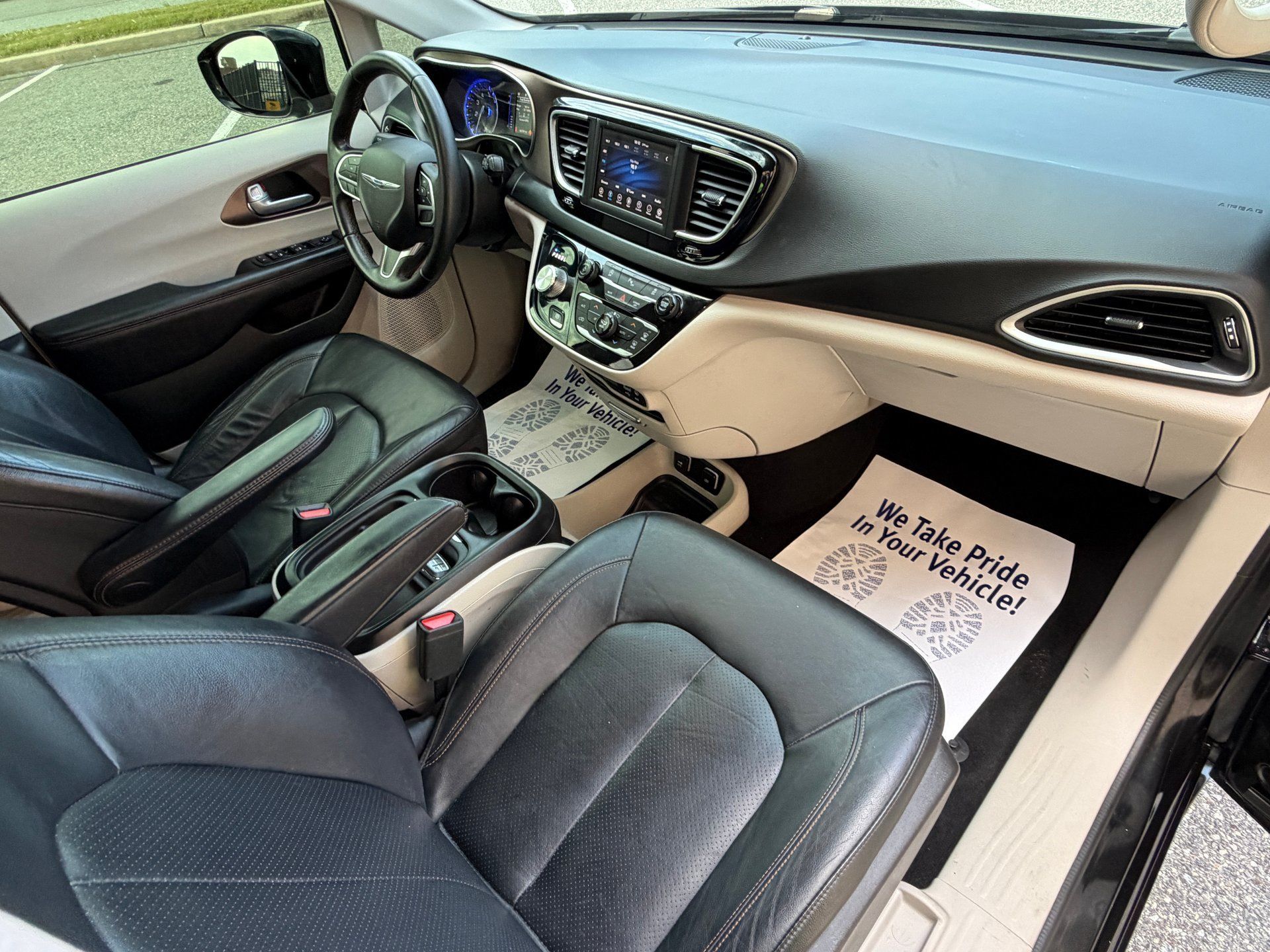 Used 2018 Chrysler Pacifica Touring-L FWD image 22