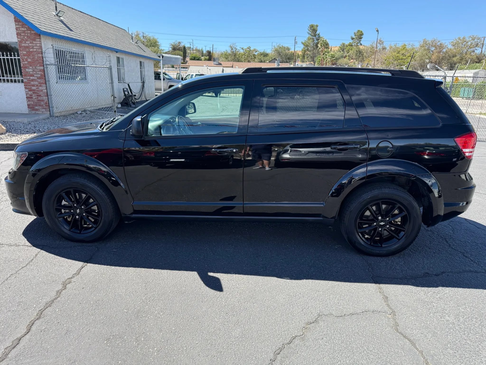 Used 2020 Dodge Journey SE w/ SE Popular Equipment Group FWD image 2