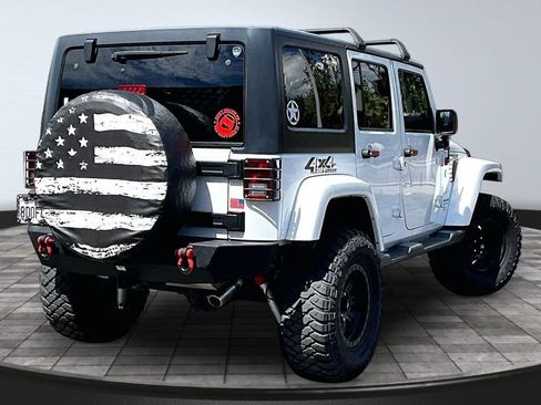 Used 2015 Jeep Wrangler Unlimited Sahara w/ Max Tow Package AWD/4WD image 19