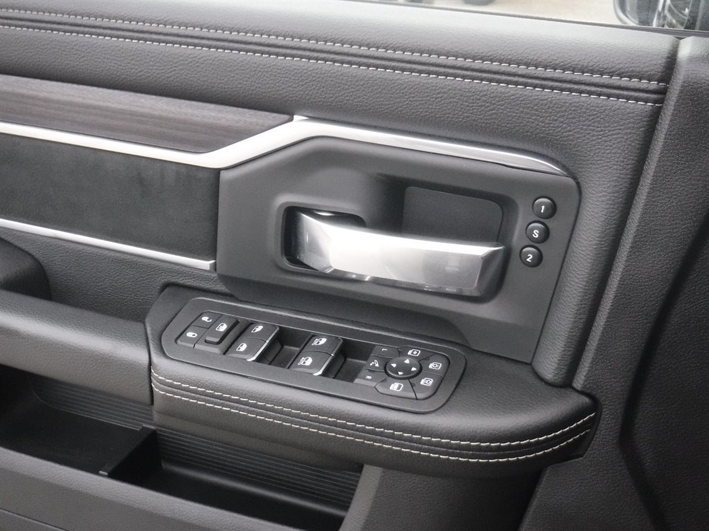 Used 2026 RAM 2500 Laramie AWD/4WD image 20