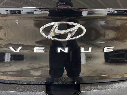 Certified 2026 Hyundai Venue SEL FWD image 14