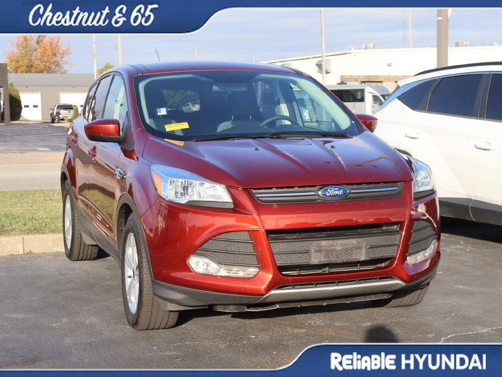 Used 2016 Ford Escape SE w/ SE Cold Weather Package FWD image 3