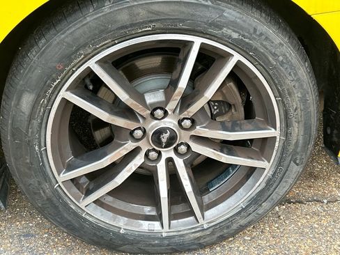 Used 2016 Ford Mustang Premium image 21