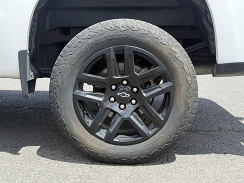 Used 2023 Chevrolet Silverado 1500 Custom Trail Boss AWD/4WD image 25