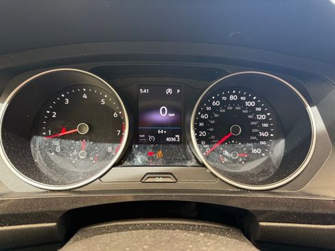 Used 2020 Volkswagen Tiguan SE FWD image 16