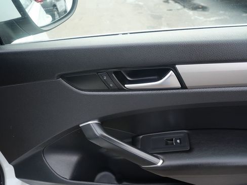 Used 2022 Volkswagen Passat 2.0T SE image 19