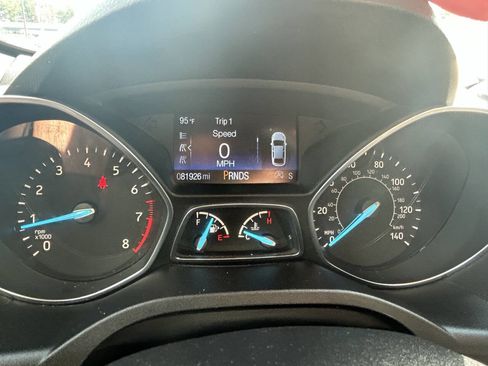 Used 2019 Ford Escape SE image 12