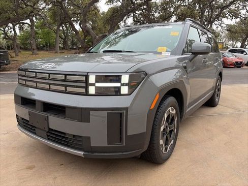 Used 2025 Hyundai Santa Fe SEL image 2