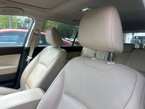 Used 2019 Subaru Outback 2.5i Limited w/ Popular Package #2 AWD/4WD image 3