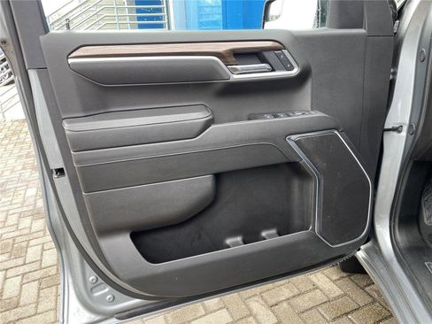 Used 2025 Chevrolet Silverado 1500 LT AWD/4WD image 17