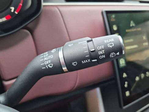 Used 2025 Land Rover Range Rover SE AWD/4WD image 26