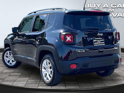 Used 2018 Jeep Renegade Latitude w/ Cold Weather Group AWD/4WD image 2