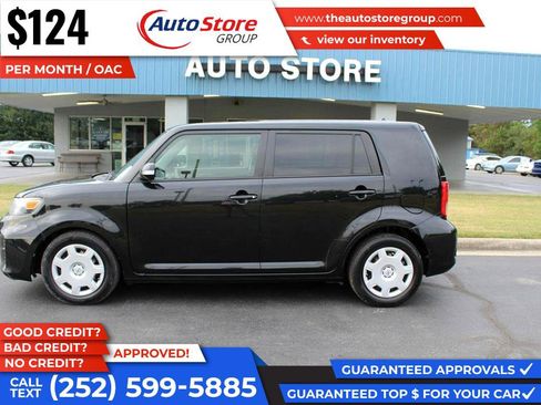 Used 2014 Scion xB FWD image 1