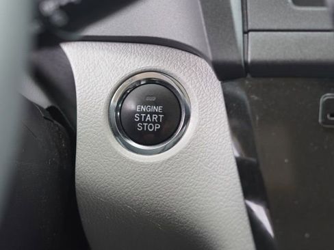 Used 2018 Toyota Sienna XLE w/ XLE Navigation Package FWD image 24