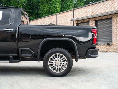 Used 2022 Chevrolet Silverado 2500 High Country w/ Safety Package II AWD/4WD image 5