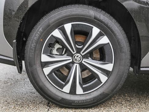 Used 2023 Toyota bZ4X XLE image 11