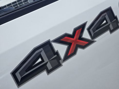 Certified 2022 Ford F250 XLT w/ XLT Value Package image 11