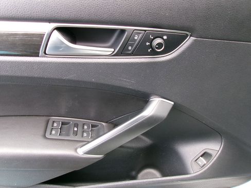 Used 2016 Volkswagen Passat 1.8T SE image 13