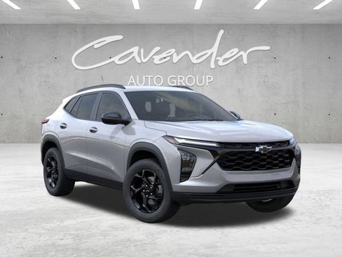 New 2026 Chevrolet Trax LT w/ Midnight Edition FWD image 7