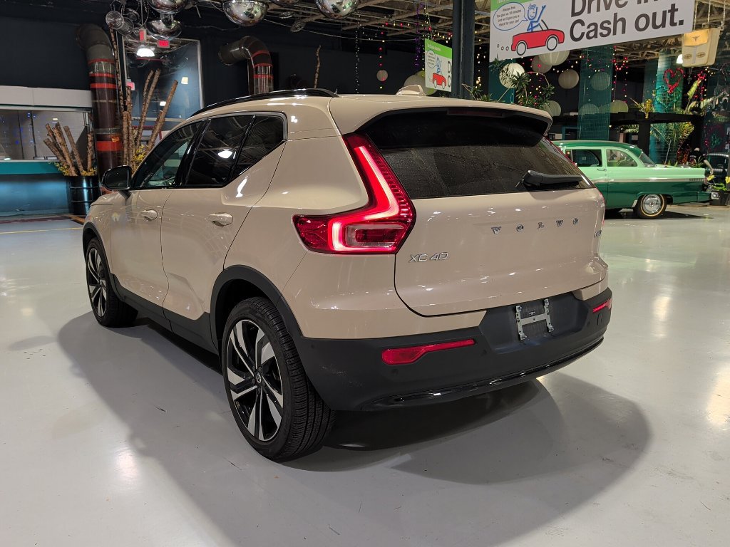 Used 2025 Volvo XC40 B5 Ultra w/ Climate Package AWD/4WD image 12